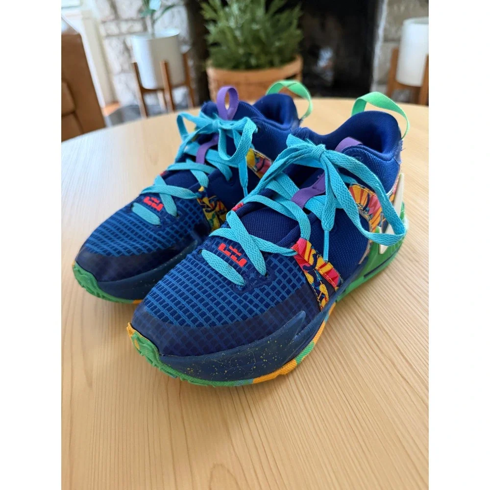 Nike LeBron Witness 7 GS Hyper Royal Green Strike Kids DQ8650-400 Size 4.5Y